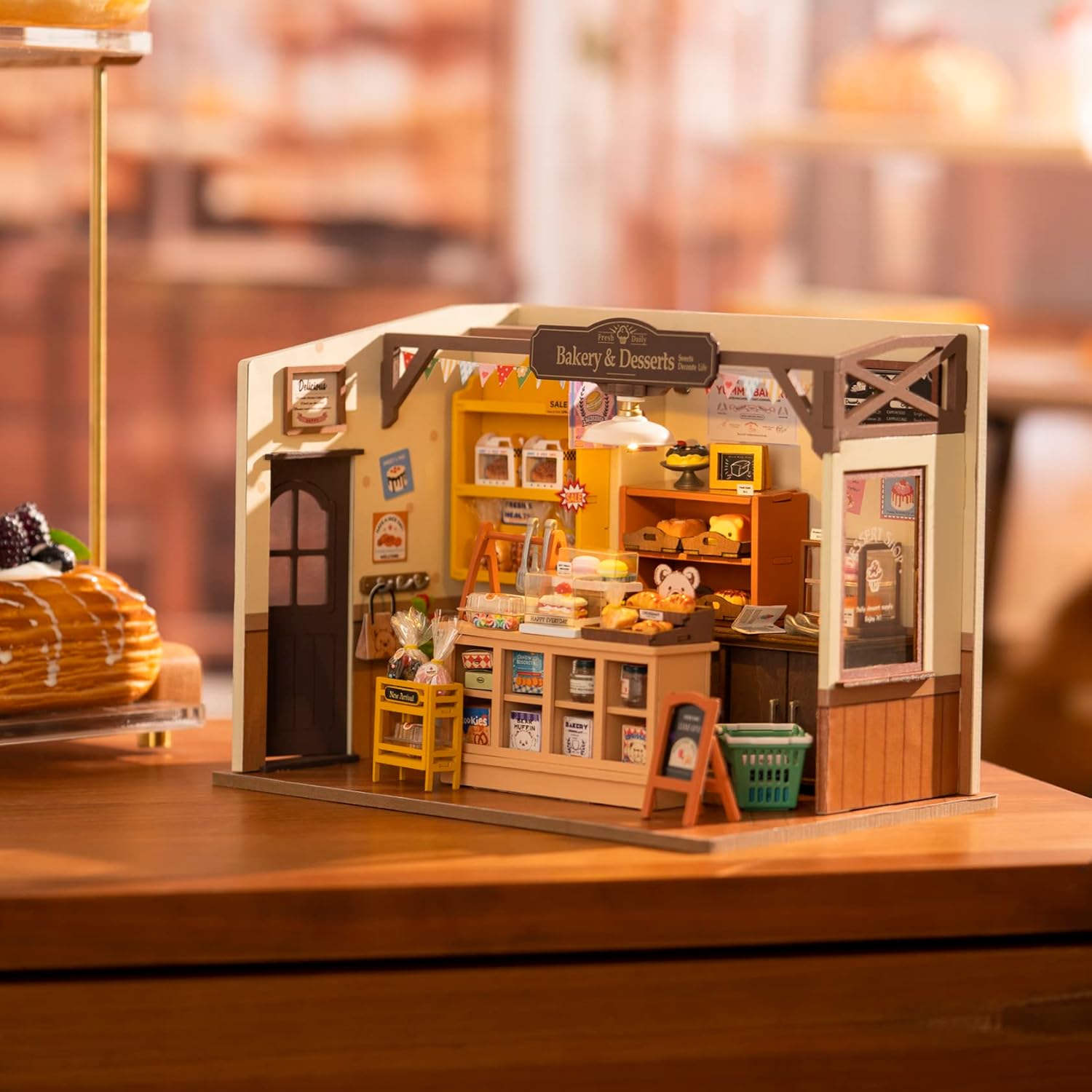 ROBOTIME Kit De Casa En Miniatura Para Adultos, Kit De Construcción De Casa De Muñecas Con Muebles Y Luces LED Para Regalo De Cumpleaños De Mujeres O Niñas.