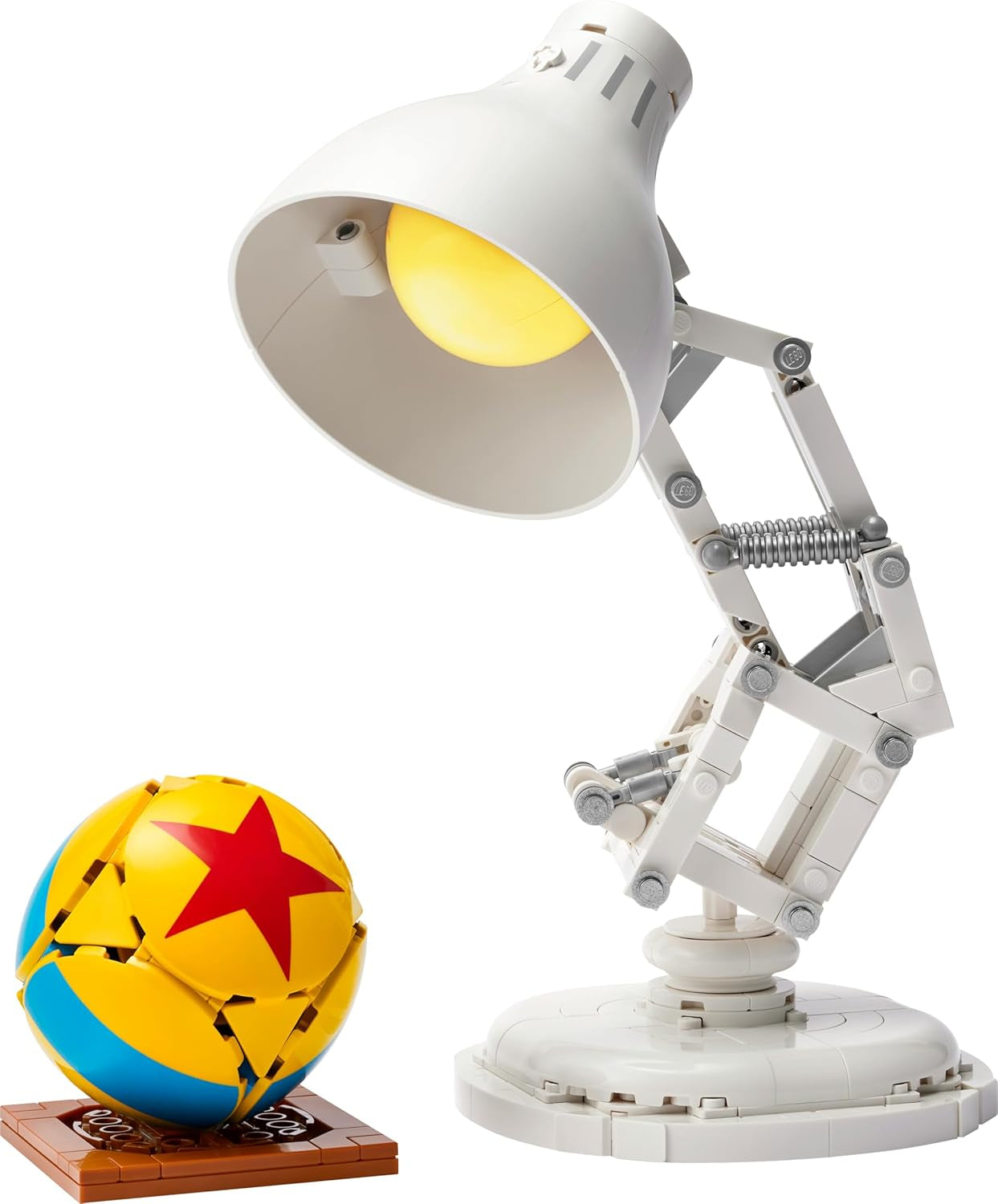 LEGO Ideas | Disney Pixar Luxo Jr. Modelo De Exposición Construible Y Coleccionable Para Adultos, Recuerdo Cinematográfico, Nostálgico Regalo Para Hombres, Mujeres Y Fans 21357